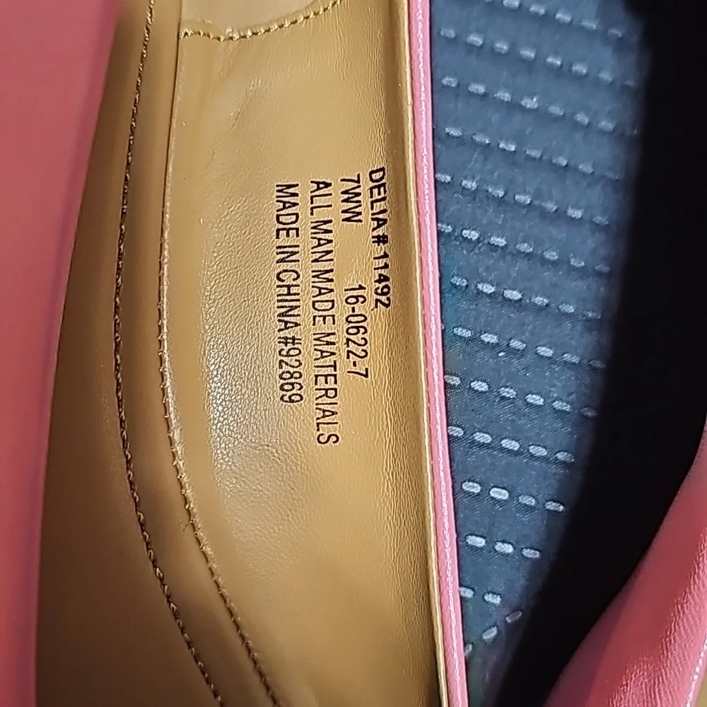 Pink flats - Picture 2 of 5